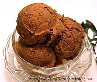 Homemade Chocolate Ice Cream