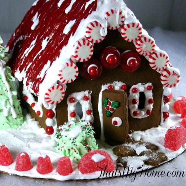 Gingerbread House Gingerbread Cake - festive Christmas dessert