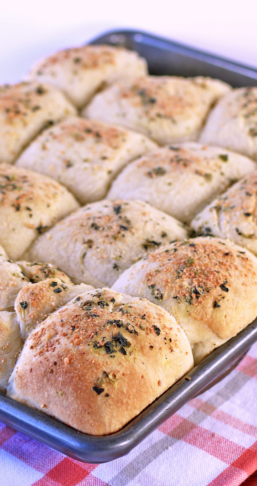 Cheesy Herb Dinner Rolls - Recipes Food and Cooking