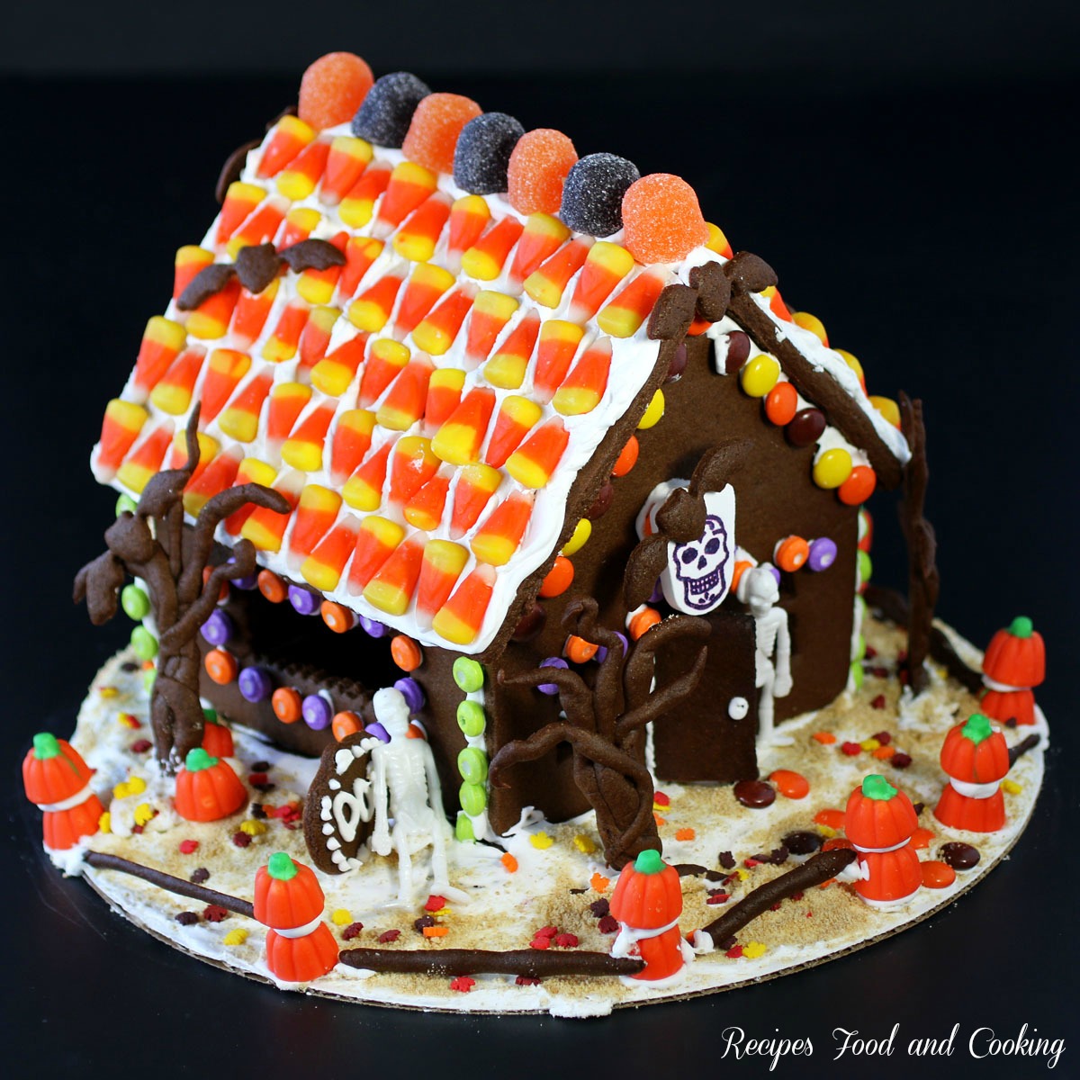 Halloween Chocolate Gingerbread House with Dixie Crystals #SundaySupper 