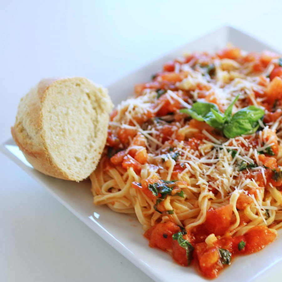 Tomato and Garlic Pasta