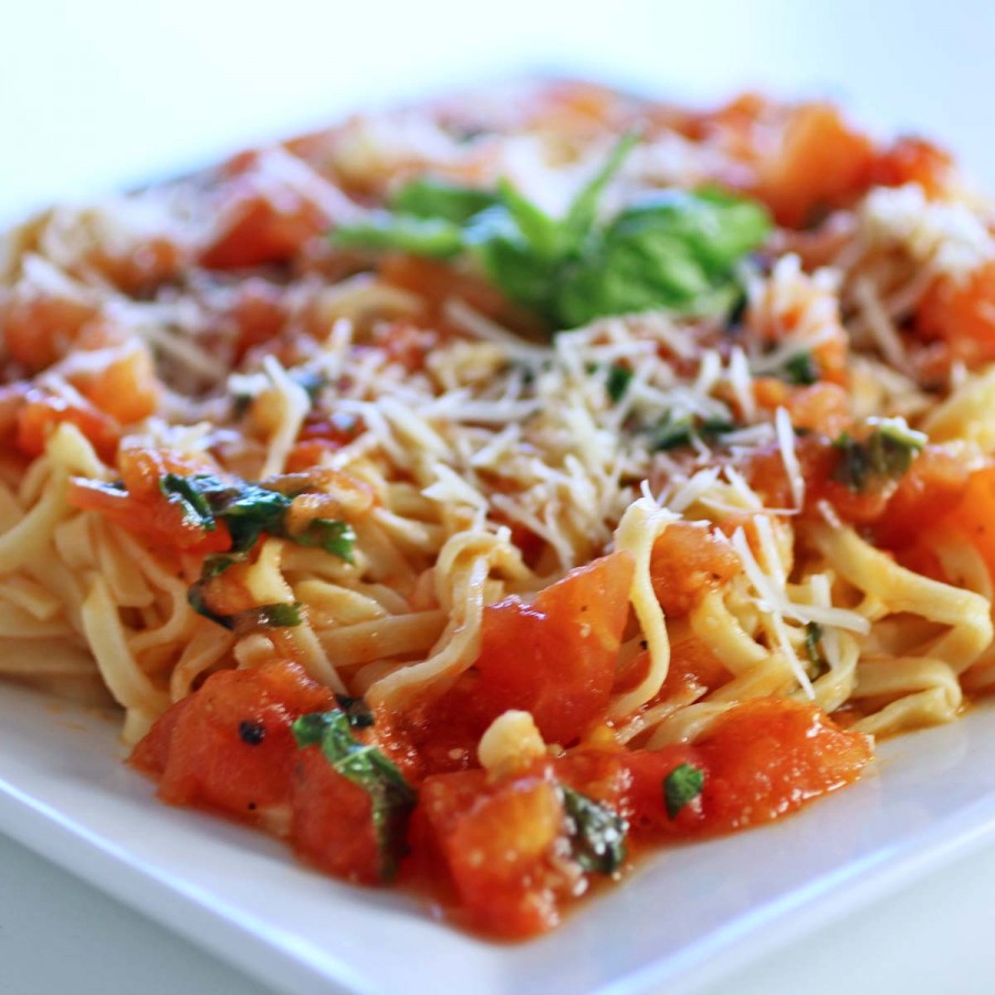 Tomato and Garlic Pasta