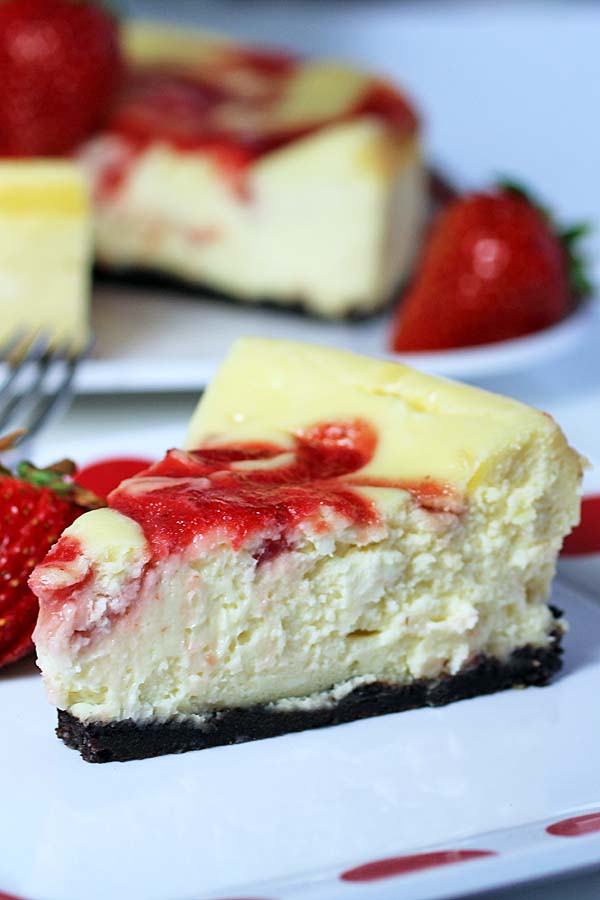 Cheesecake with Strawberry Curd