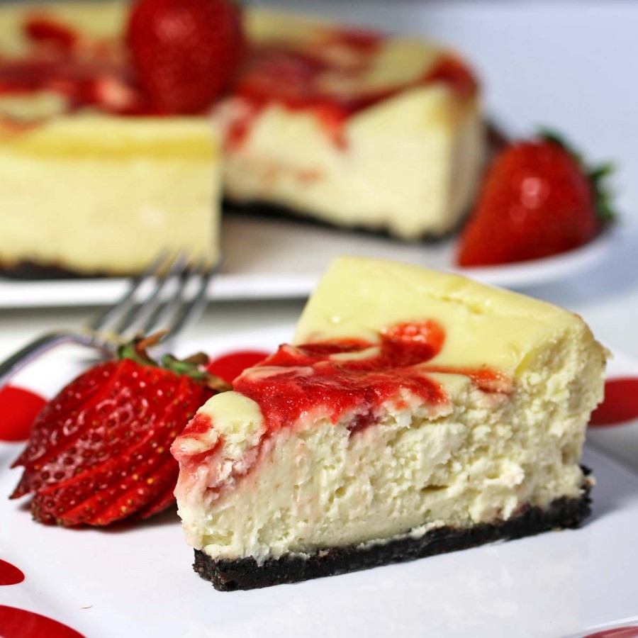 Cheesecake with Strawberry Curd