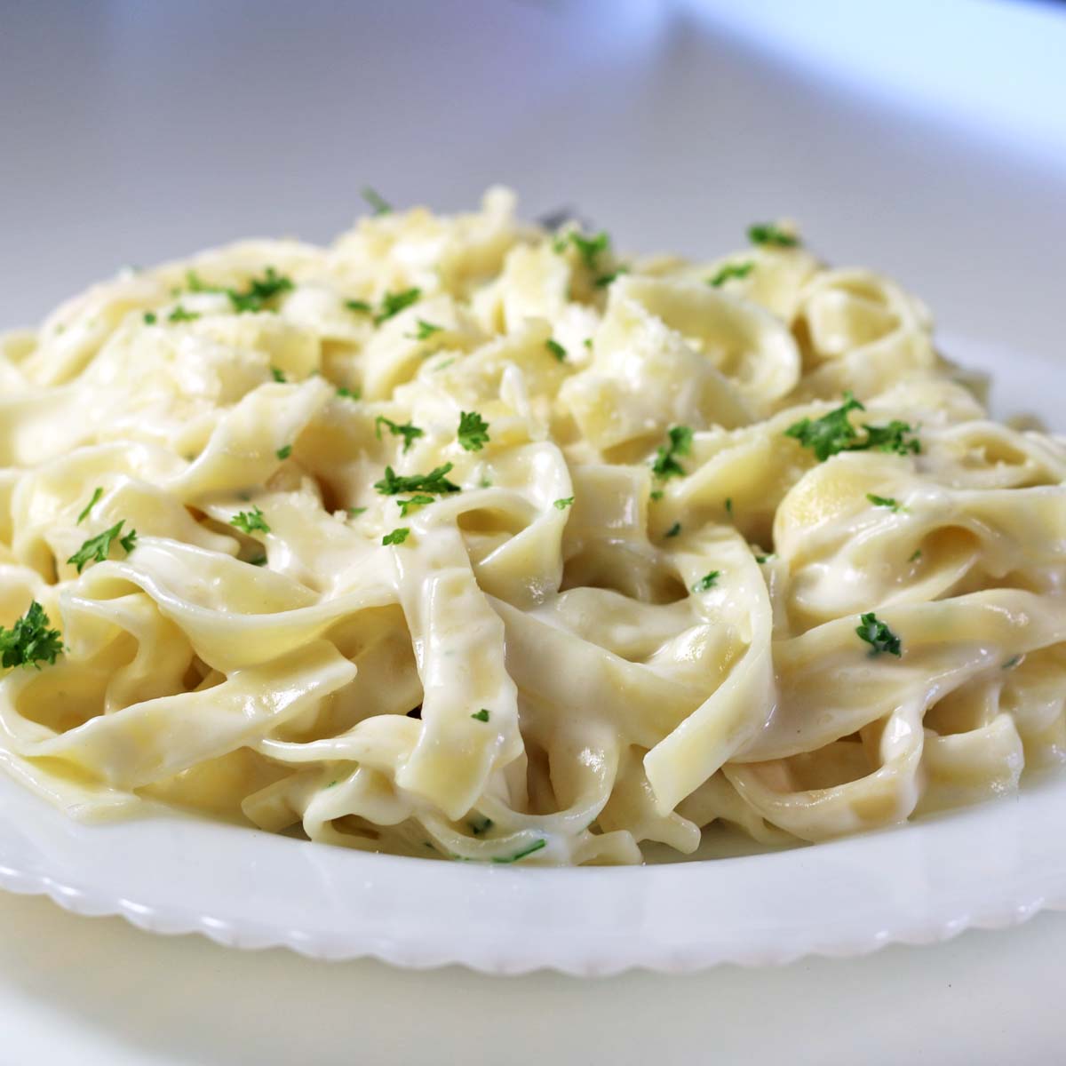 Fettuccini Alfredo #SundaySupper #JuneDairyMonth - Recipes Food and Cooking