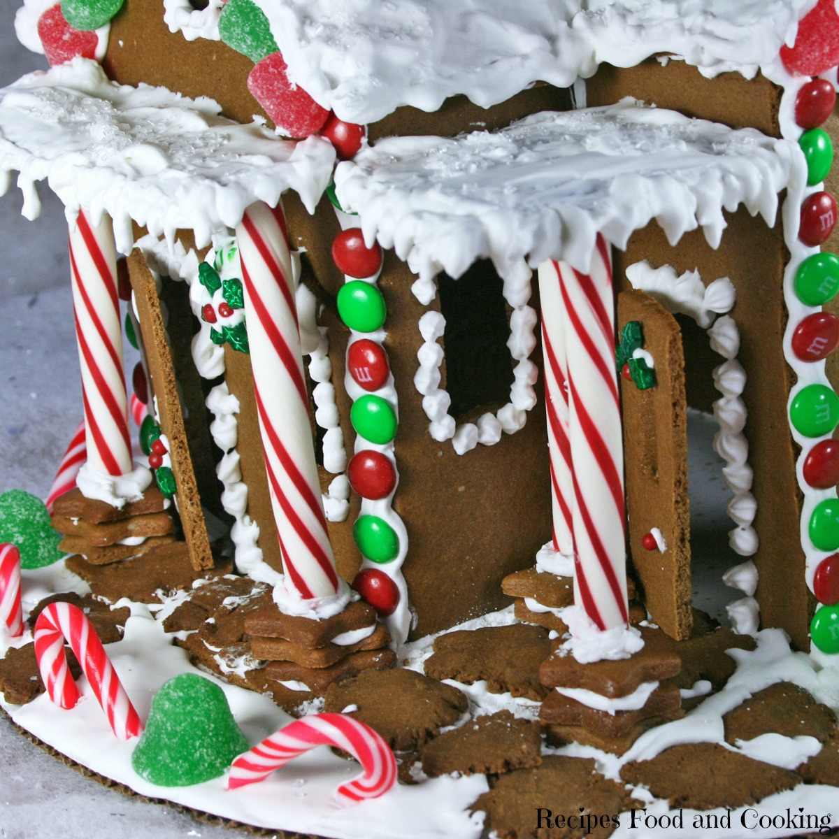 Christmas Gingerbread Farmhouse