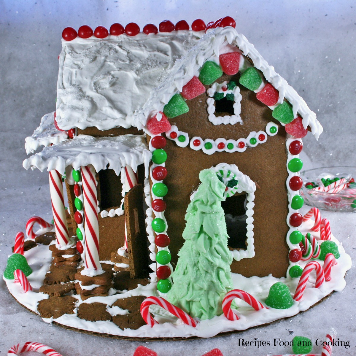 Christmas Gingerbread Farmhouse