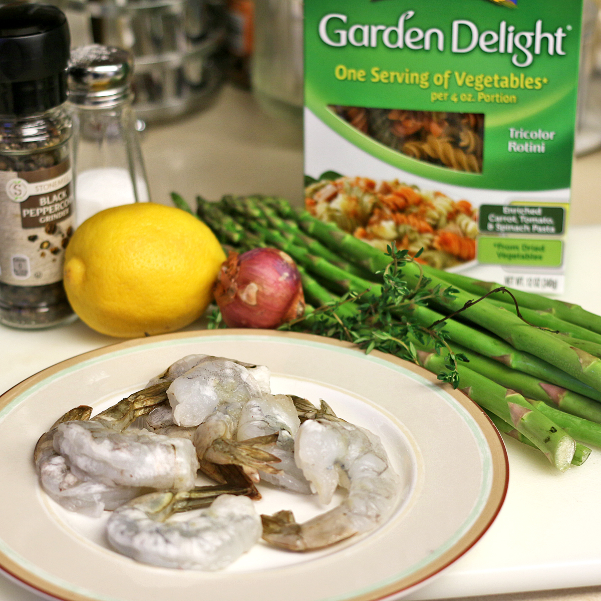 Lemon Garlic Shrimp and Asparagus Rotini Pasta