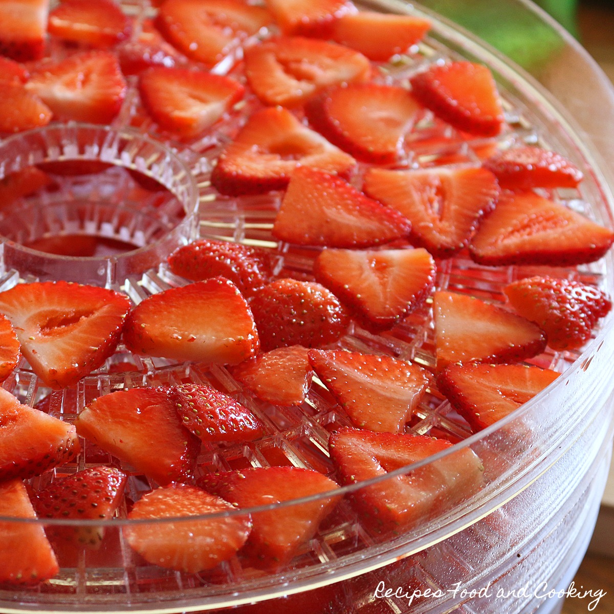 How To Dehydrate Strawberries